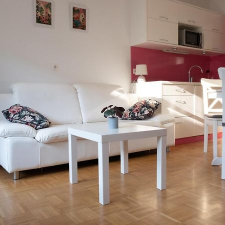 Flat 27 Lägenhet Ljubljana Exteriör bild